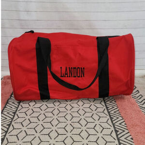 THIRTY-ONE BAGS SMALL RED DUFFLE TOTE BAG IN RED, W "LANDON" in BLACK